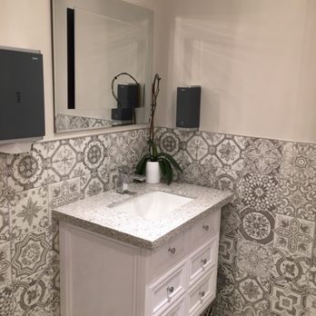 Big Cannoli Lane - I had to take a picture of the bathroom because it is immaculate! Gorgeous!! - Bakeries Near Me - Woodbridge, Ontario