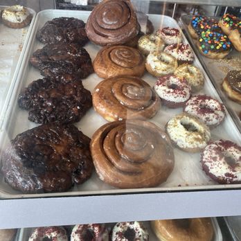 Randy's Donuts - Apple Fritter Cinnamon Roll - Donuts Near Me - Downey, California Randy's Donuts - Apple Fritter Cinnamon Roll - Donuts Near Me - Downey, California