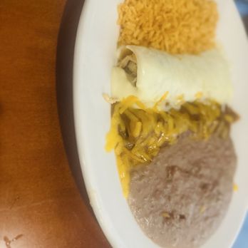 La Sombra Cantina - Chicken enchiladas rice and beans - Mexican Near Me - Richardson, Texas La Sombra Cantina - Chicken enchiladas rice and beans - Mexican Near Me - Richardson, Texas