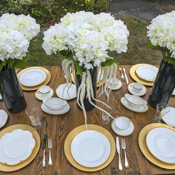 Yesterday's Party - Gold trim setting - Party Equipment Rentals Near Me Yesterday's Party - Gold trim setting - Party Equipment Rentals Near Me