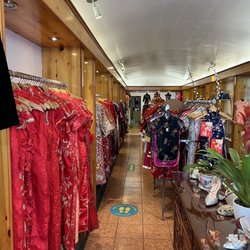KK Boutique - Lots of dresses to chose from!