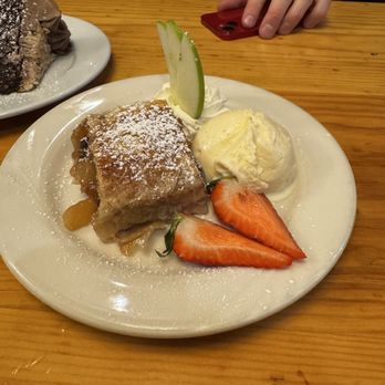 Speisekammer - Apple Strudel; yum! - German Near Me - Alameda, California