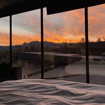 Ambiente A Landscape Hotel - Morning sunrise from bed. Blackout curtains wide open. - Resorts Near Me - Sedona, Arizona