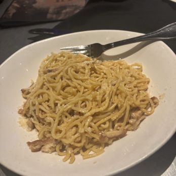 Yard House - Lobster Garlic Noodles.. what's missing ? Lol - Bars Near Me - Dedham, Massachusetts Yard House - Lobster Garlic Noodles.. what's missing ? Lol - Bars Near Me - Dedham, Massachusetts