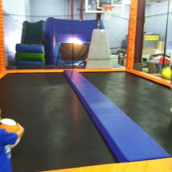 iTrampoline - Basketball courts - Trampoline Parks Near Me - Waipahu, Hawaii