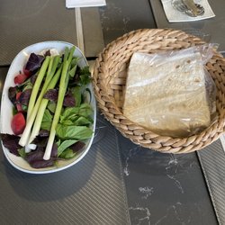 Asuman - Flat bread & greens plate