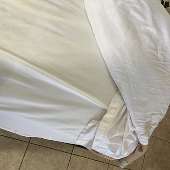 Weslaco Inn - Bottom of the sheets, not being tucked - Hotels Near Me - Weslaco, Texas Weslaco Inn - Bottom of the sheets, not being tucked - Hotels Near Me - Weslaco, Texas