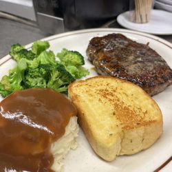 Ditty's - Fresh Cut Steak Dinner