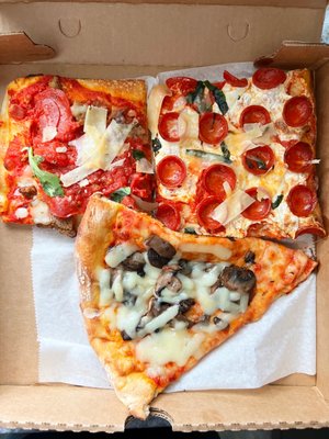 Carluccio's Coal Fired Pizza by null