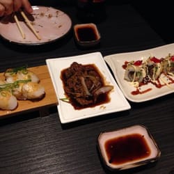 Yugo - Hotategai Nigiri, Mongolian beef en Crunchy Maki.