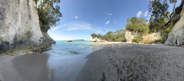 Cathedral Cove Beach by null