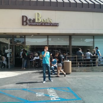 Bea Bea's - About an hour of waiting and the front is still crowded. (Sunday morning) - Coffee & Tea Near Me - Burbank, California