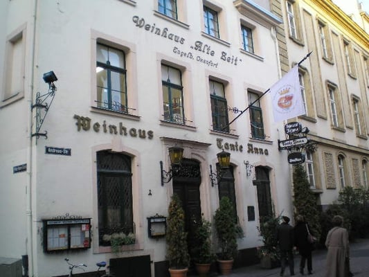 Weinhaus Tante Anna by null
