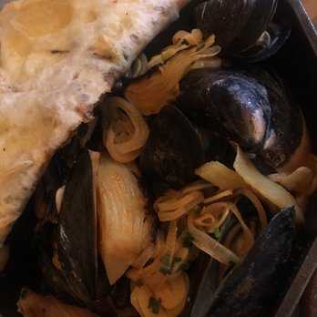 Avec - Chicago - Steamed mussels - Mediterranean Near Me - Chicago, Illinois