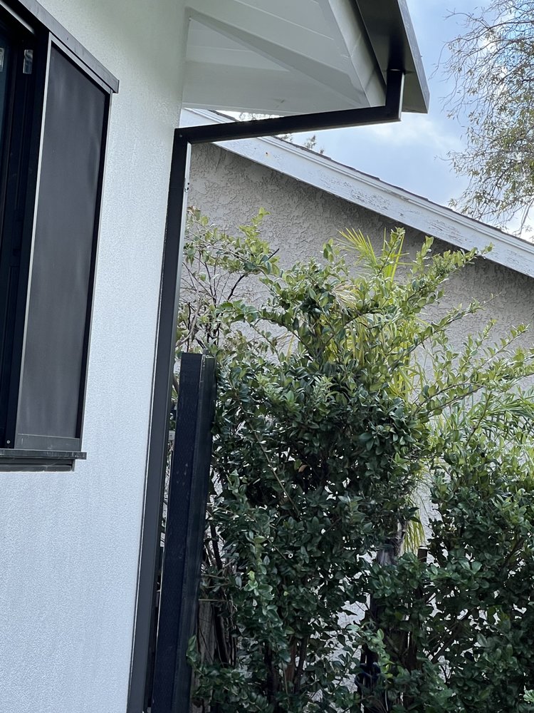 Slide of Geo' Metal And Gutters