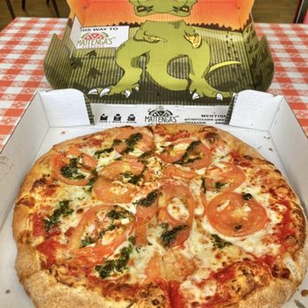 Mattenga's Pizzeria Callaghan - Margherita Pizza in a personal size box, so delicious! - Pizza Near Me - San Antonio, Texas