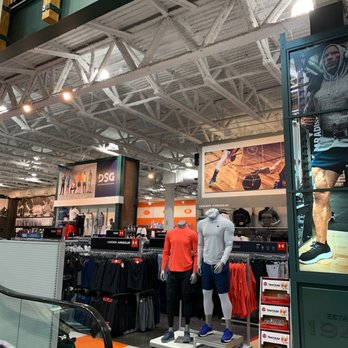DICK'S Sporting Goods - Sports Wear Near Me - Lombard, Illinois