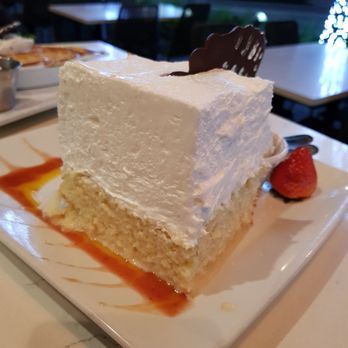 bellagreen - Tres leches ( 80% wipped cream, 20% desert... so better not to order it) - American Near Me - Houston, Texas bellagreen - Tres leches ( 80% wipped cream, 20% desert... so better not to order it) - American Near Me - Houston, Texas