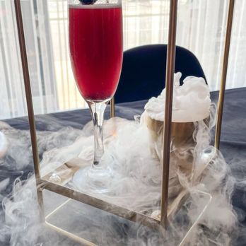 Deluxe Fun Dining - Drinks! |Instagram @restaurant_aholic - Bars Near Me - Charlotte, North Carolina Deluxe Fun Dining - Drinks! |Instagram @restaurant_aholic - Bars Near Me - Charlotte, North Carolina