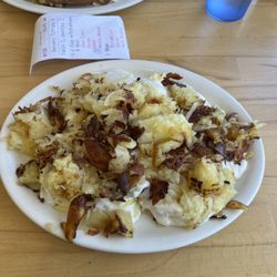Ritz's Lil Fryer - Horseshoe with scrambled eggs, bacon, hashbrowns, and gravy