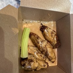S#itfaced chicken wings YUMMY! S#itfaced chicken wings YUMMY!