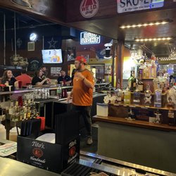 Skoltz Sports Bar And Grill - Taylor our bartender was very professional and nice with us. This bar has karaoke on Fridays.