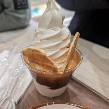 Cafe Auburndale - Affogato soft serve - Coffee & Tea Near Me - Flushing, New York