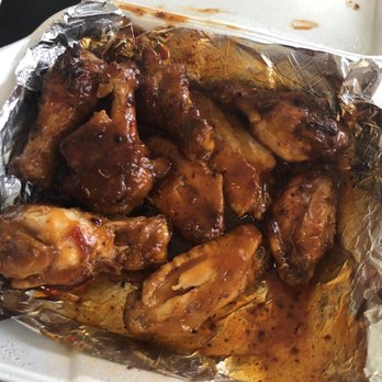 Halal Pizza & Grocery - 10 Piece Chicken Wings, Buffalo sauce - Pizza Near Me - Jacksonville, Florida