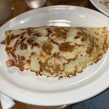 Café Croissant - Strawberry Crepe - Bakeries Near Me - Miami, Florida