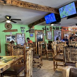 El Tequilas Mexican Restaurant - Seating area