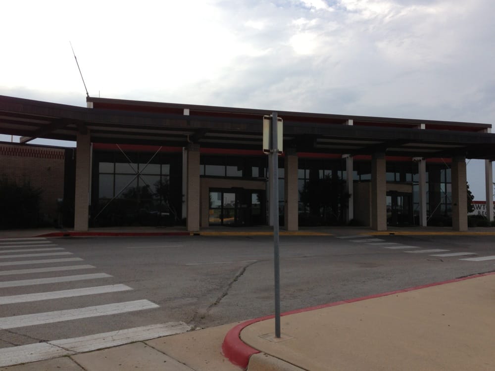 LAWTON MUNICIPAL AIRPORT Updated September 2024 3401 SW 11th St