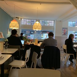 Café Blossom - Cozy, warm, lively.