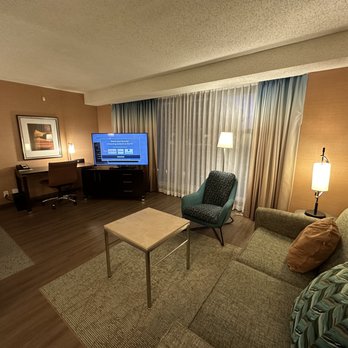 Residence Inn By Marriott- Downtown - Queen-bed suite: living room area - Hotels Near Me - Vancouver, British Columbia Residence Inn By Marriott- Downtown - Queen-bed suite: living room area - Hotels Near Me - Vancouver, British Columbia