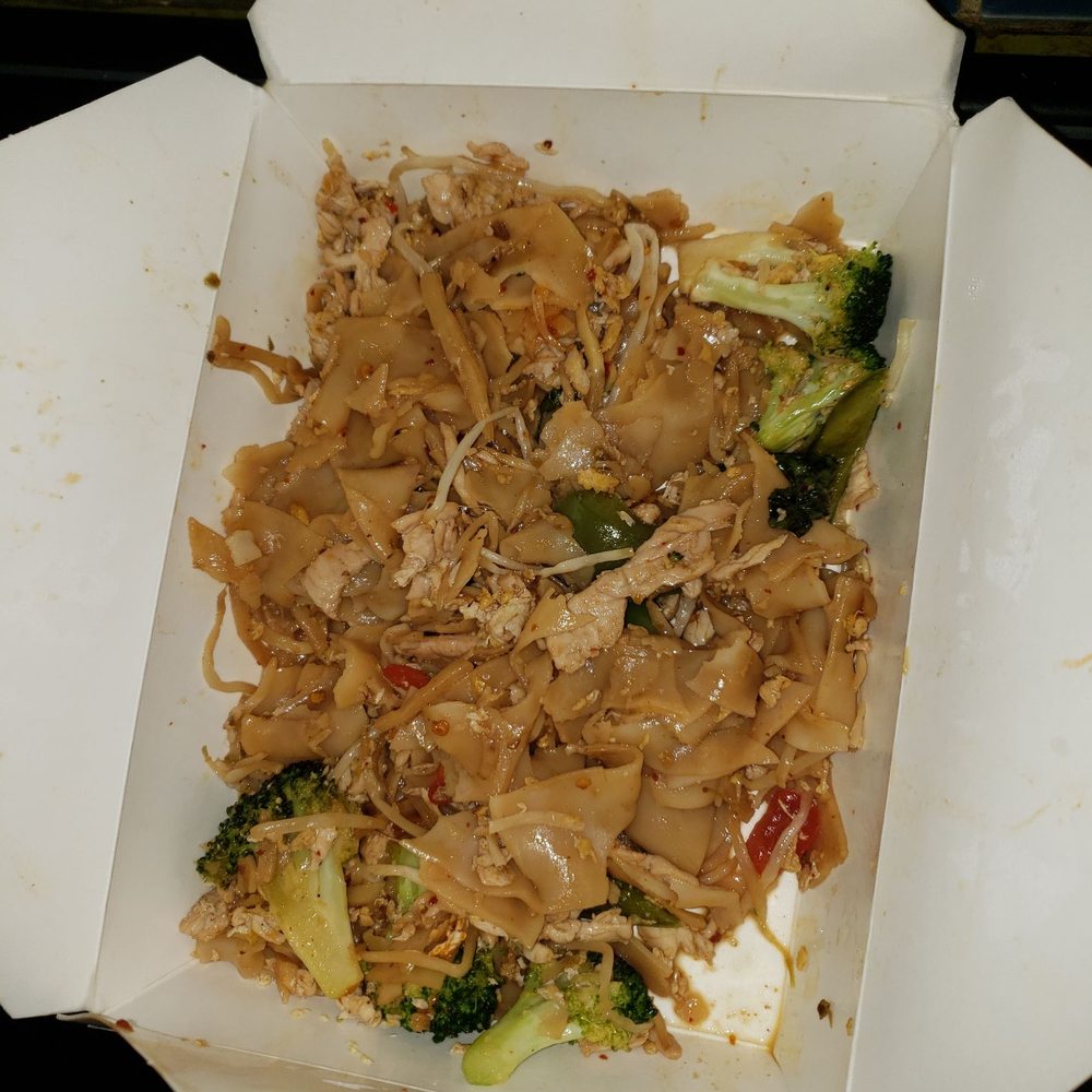 Ta Ra Rin Thai Cuisine - Pad Kee Mao- blonde version? Zero heat. - Thai Near Me - Springfield, Oregon Ta Ra Rin Thai Cuisine - Pad Kee Mao- blonde version? Zero heat. - Thai Near Me - Springfield, Oregon