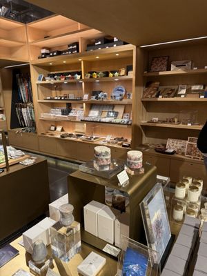 GINZA TSUTAYA BOOKS by null