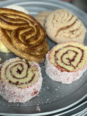 La Fama Bakery by null