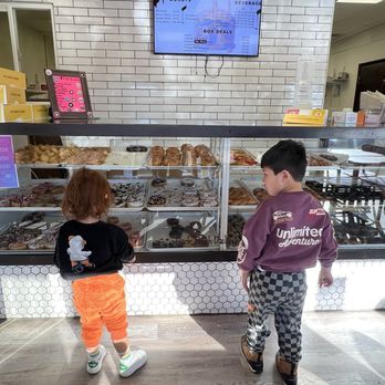 The Donut House - Donuts Near Me - Aurora, Colorado