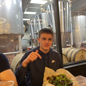 Victory Brewing - Burger demolished in 2 min - Brewpubs Near Me - Downingtown, Pennsylvania