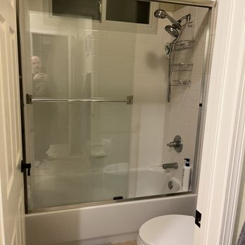 Home Masters Intl - Guest bathroom before - General Contractors Near Me - Rancho Cucamonga, California