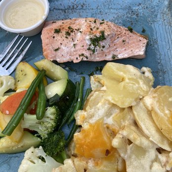 Drift Inn - King salmon with scalloped potatoes and sorrel sauce - New American Near Me - Yachats, Oregon