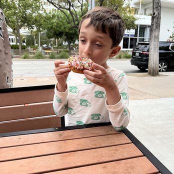 Randy's Donuts - Donuts Near Me - Pasadena, California Randy's Donuts - Donuts Near Me - Pasadena, California