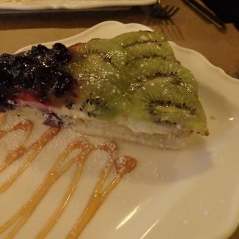 La Terrasse Maillot - Kiwi/Blueberry Custard Tart - Brasseries Near Me - Paris, 75 La Terrasse Maillot - Kiwi/Blueberry Custard Tart - Brasseries Near Me - Paris, 75