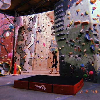 Phoenix Rock Gym - Mixture of bouldering & top rope - Gyms Near Me - Tempe, Arizona