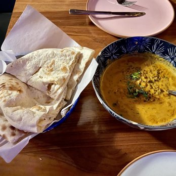 Dancing Yak - Plain Naan, Daal Makhani - Himalayan/Nepalese Near Me - San Francisco, California