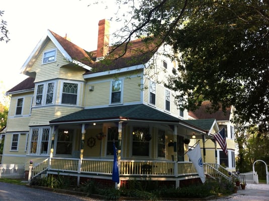 Inn at the Oaks by null