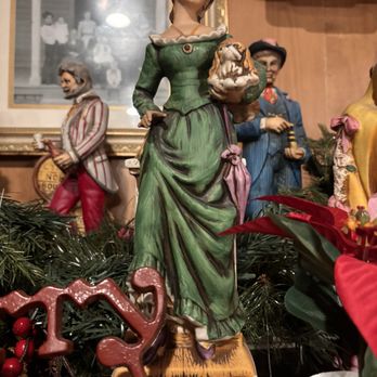 Lewiston Hotel Bar & Grill - Amazing figurines - Bars Near Me - Lewiston, California Lewiston Hotel Bar & Grill - Amazing figurines - Bars Near Me - Lewiston, California
