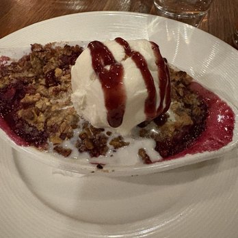 David's Restaurant - Berry crisp - New American Near Me - Portland, Maine