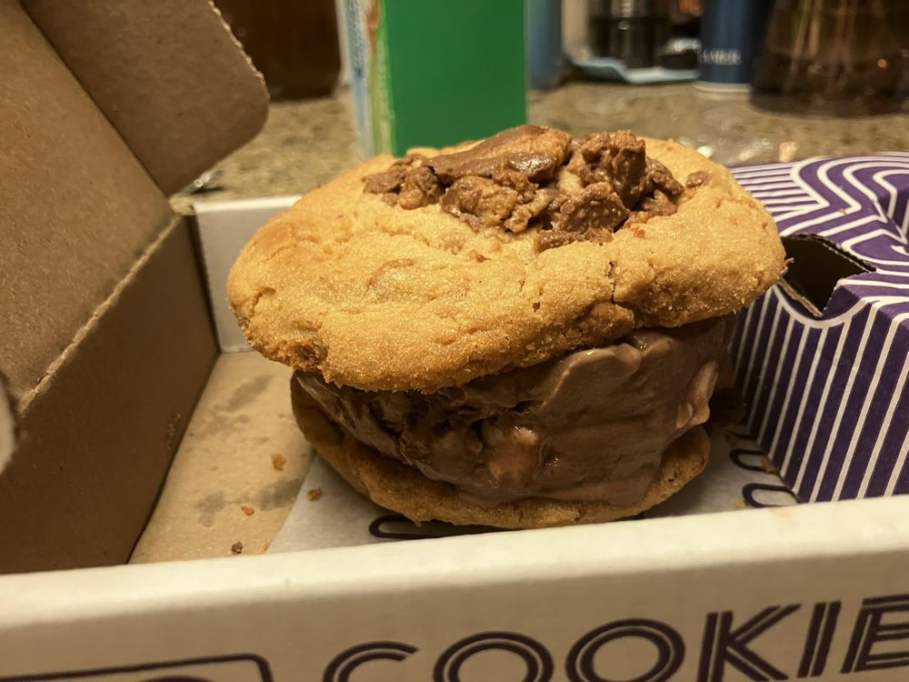 Food from Insomnia Cookies