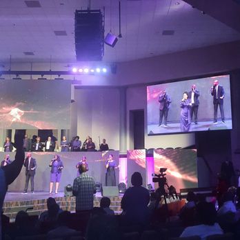 Silverlake Church - First Lady singing a solo- 1st Sunday of the Month, communion Sunday - Churches Near Me - Pearland, Texas