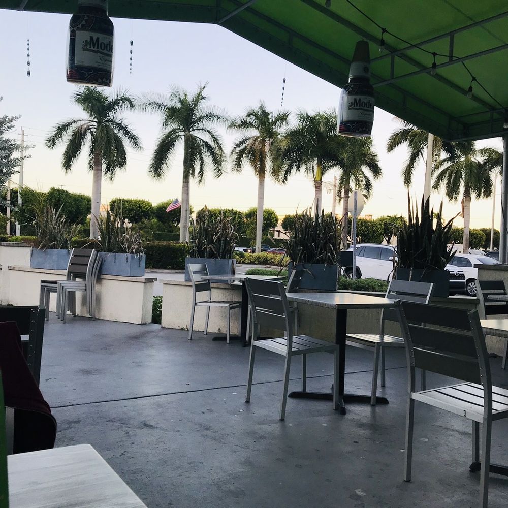 Lime Fresh Mexican Grill - Outdoor seating area. - Mexican Near Me - Doral, Florida Lime Fresh Mexican Grill - Outdoor seating area. - Mexican Near Me - Doral, Florida